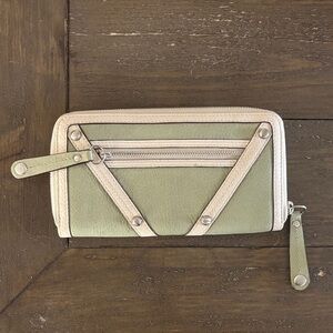 B. Makowsky Leather Multiple Zippered Wallet Green/cream